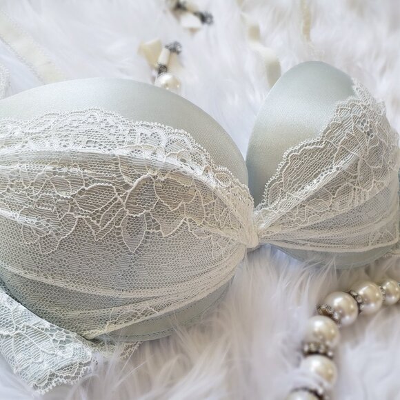 Pale metallic green lace push-up bra - Picture 3 of 4